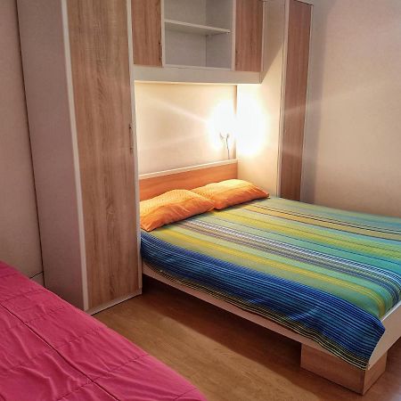 Apartmani Mlinar Горни Карин Екстериор снимка